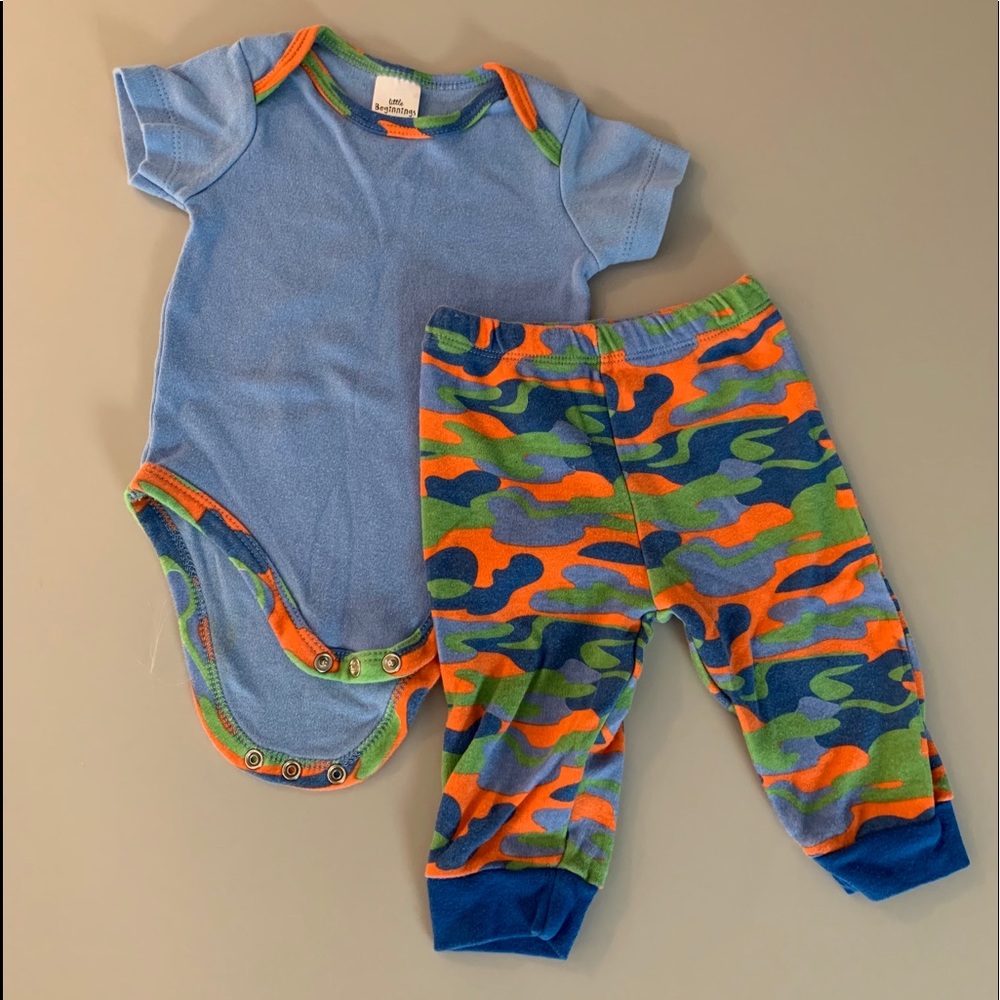 LITTLE BEGINNINGS. Onesie and camo pants - 3-6 mo. - Picture 4 of 4